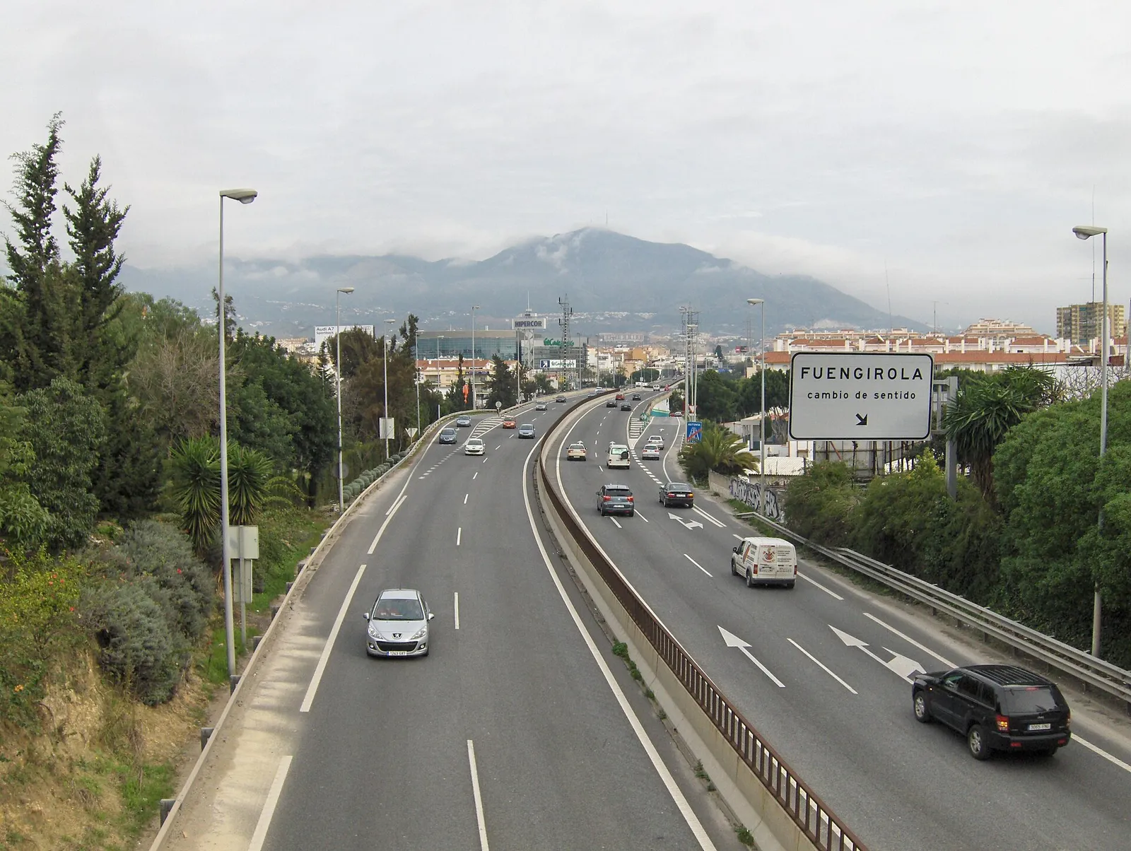 La autovía A-7 a su paso por Las Lagunas, en Mijas (Málaga)