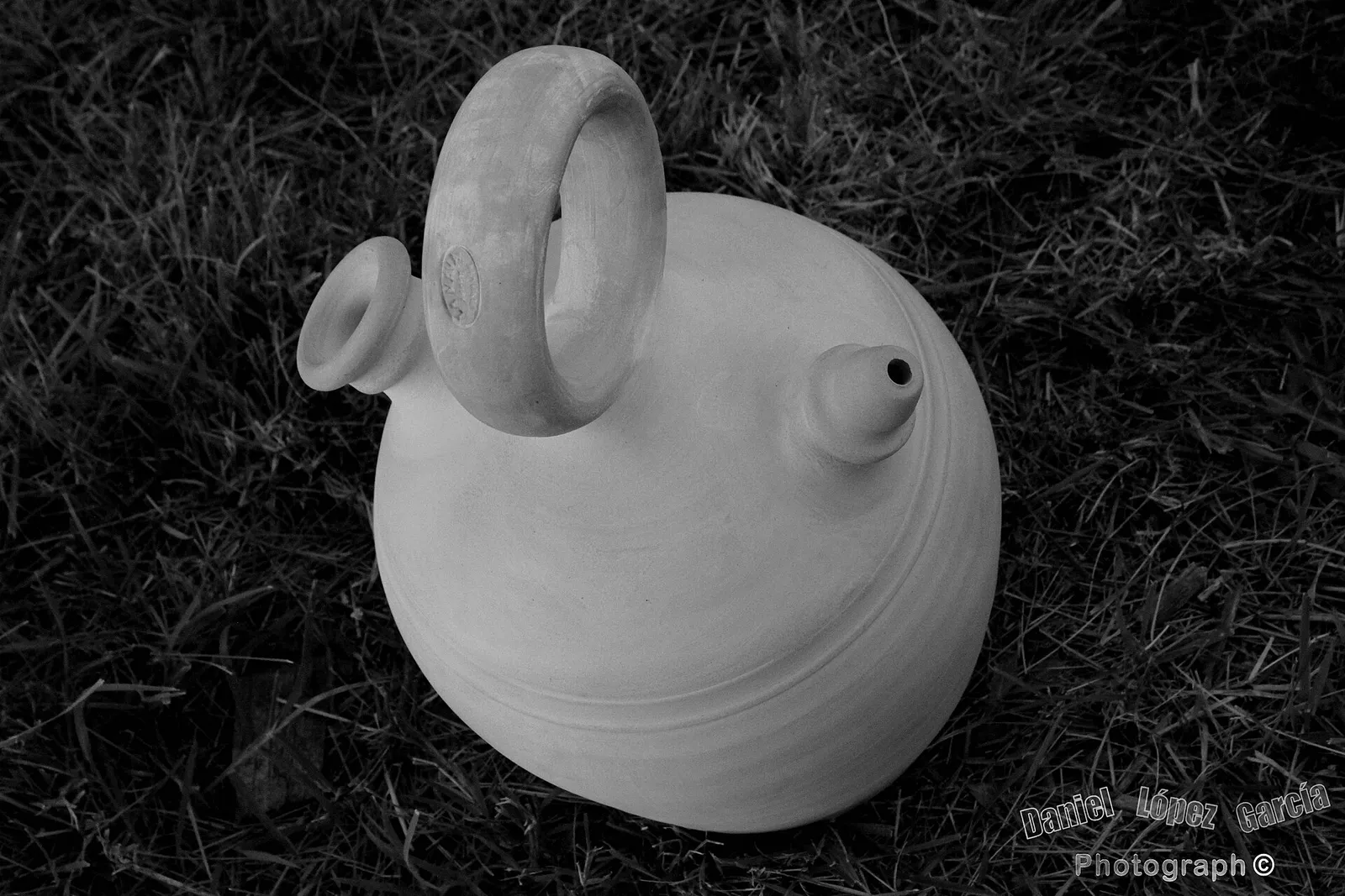 Un botijo de barro tradicional (imagen de archivo)