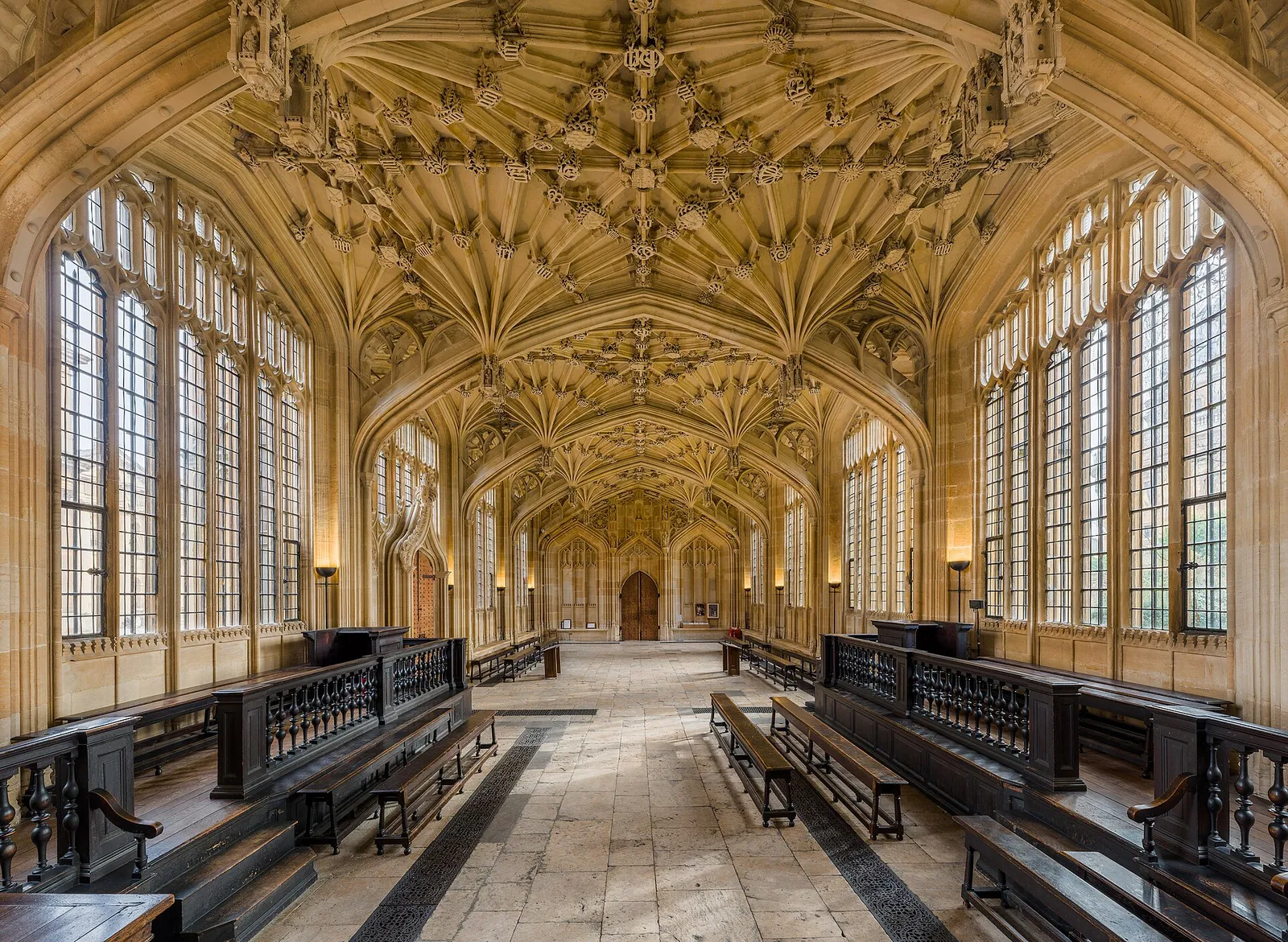 Interior de la biblioteca Bodleian de Oxford
