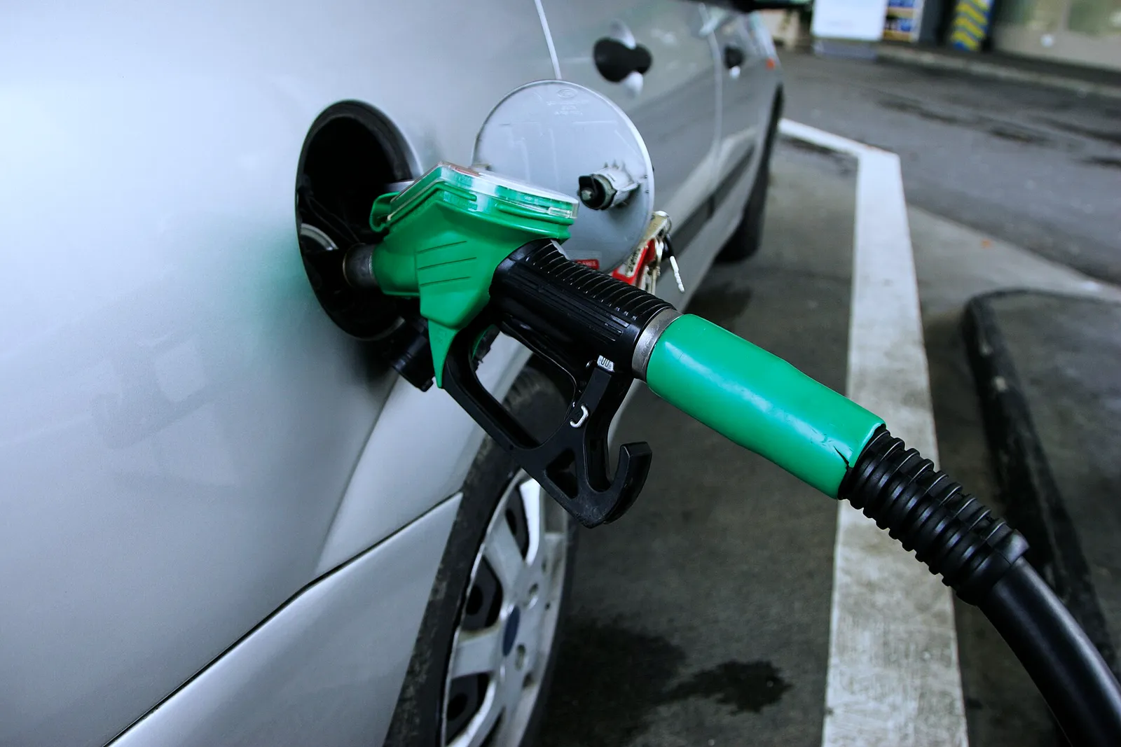 Un surtidor de combustible (imagen de archivo)