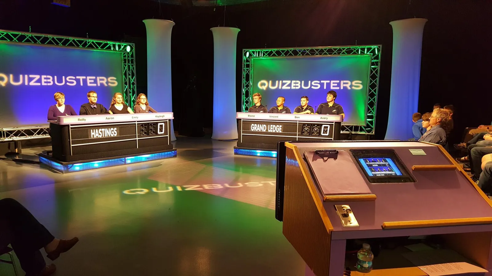 Plató de televisión durante la grabación de un programa