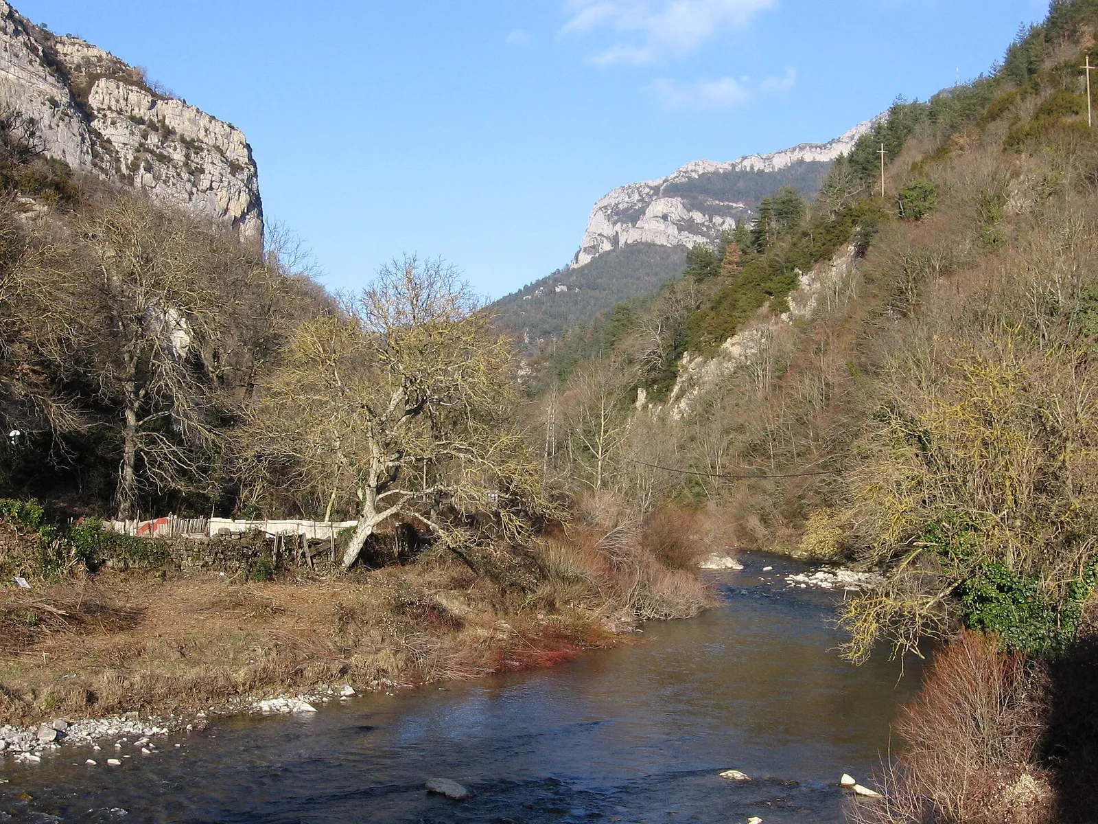 El río Esca a su paso por el Valle de Roncal (imagen de archivo)