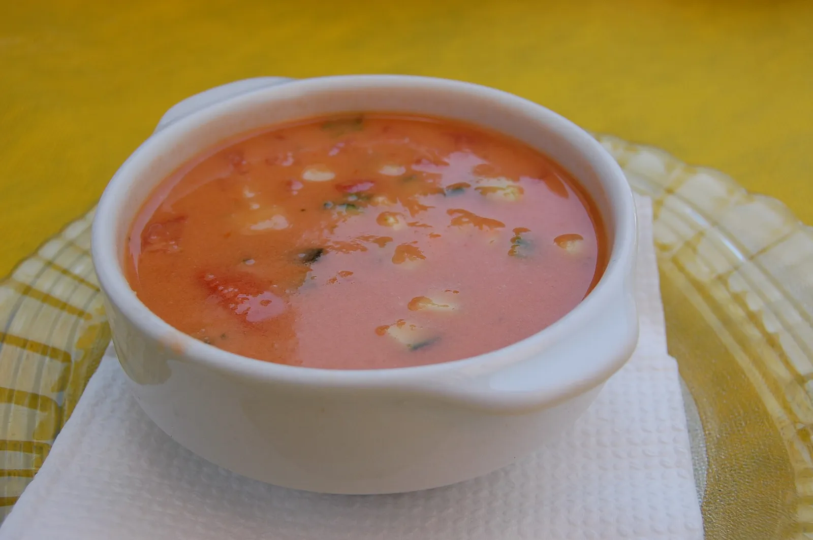 Un cuenco de gazpacho andaluz (imagen de archivo)