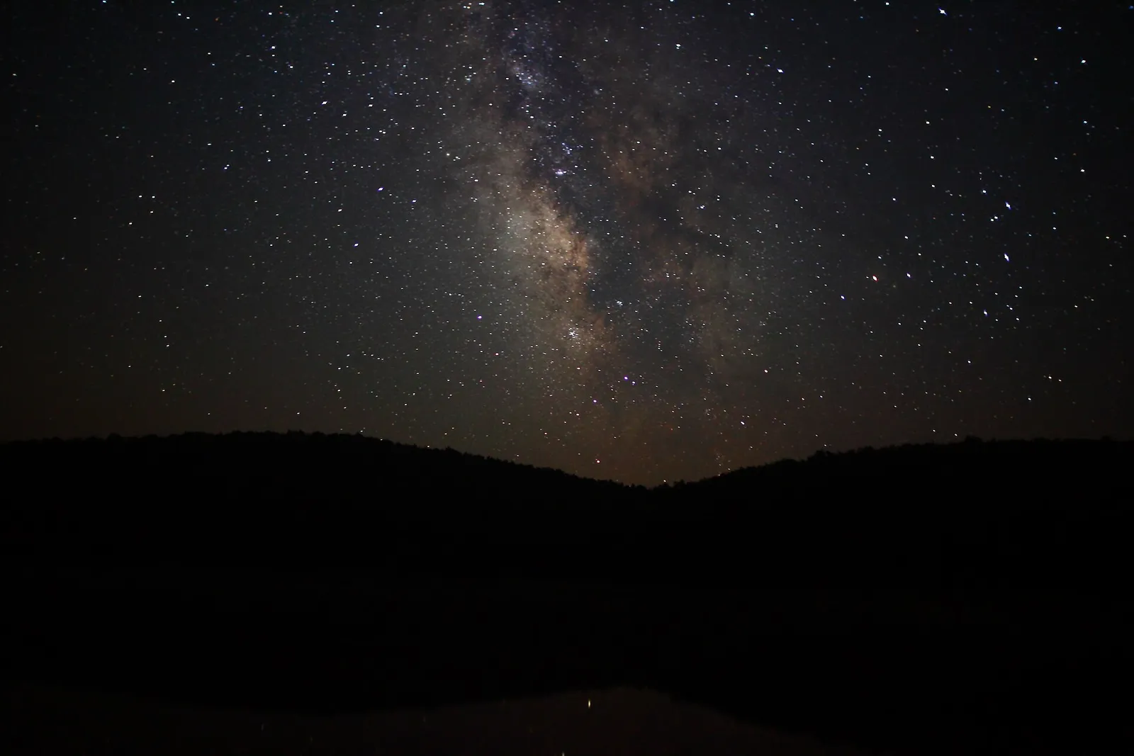 La Vía Láctea en un cielo nocturno despejado