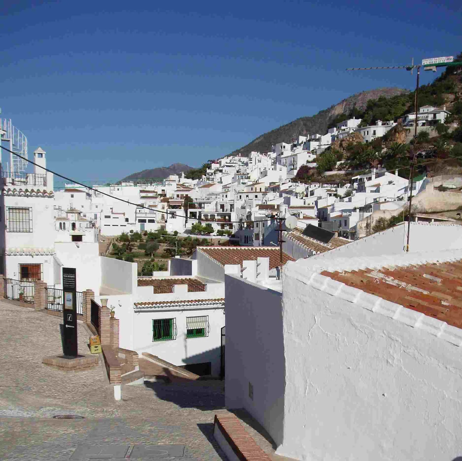 Calles del casco antiguo de Frigiliana, en la Axarquía malagueña