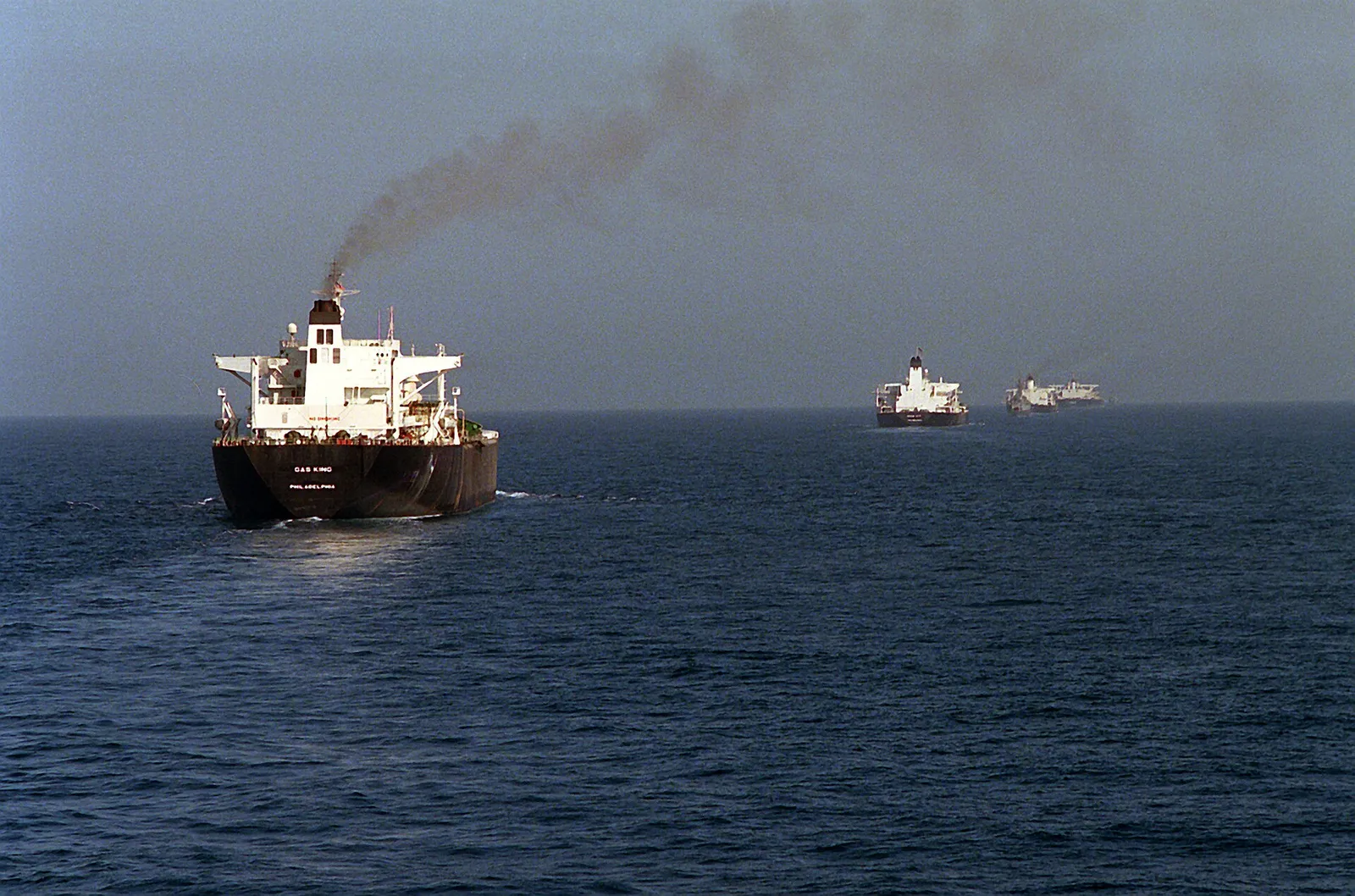 Un petrolero escoltado en el Golfo Pérsico (imagen de archivo)