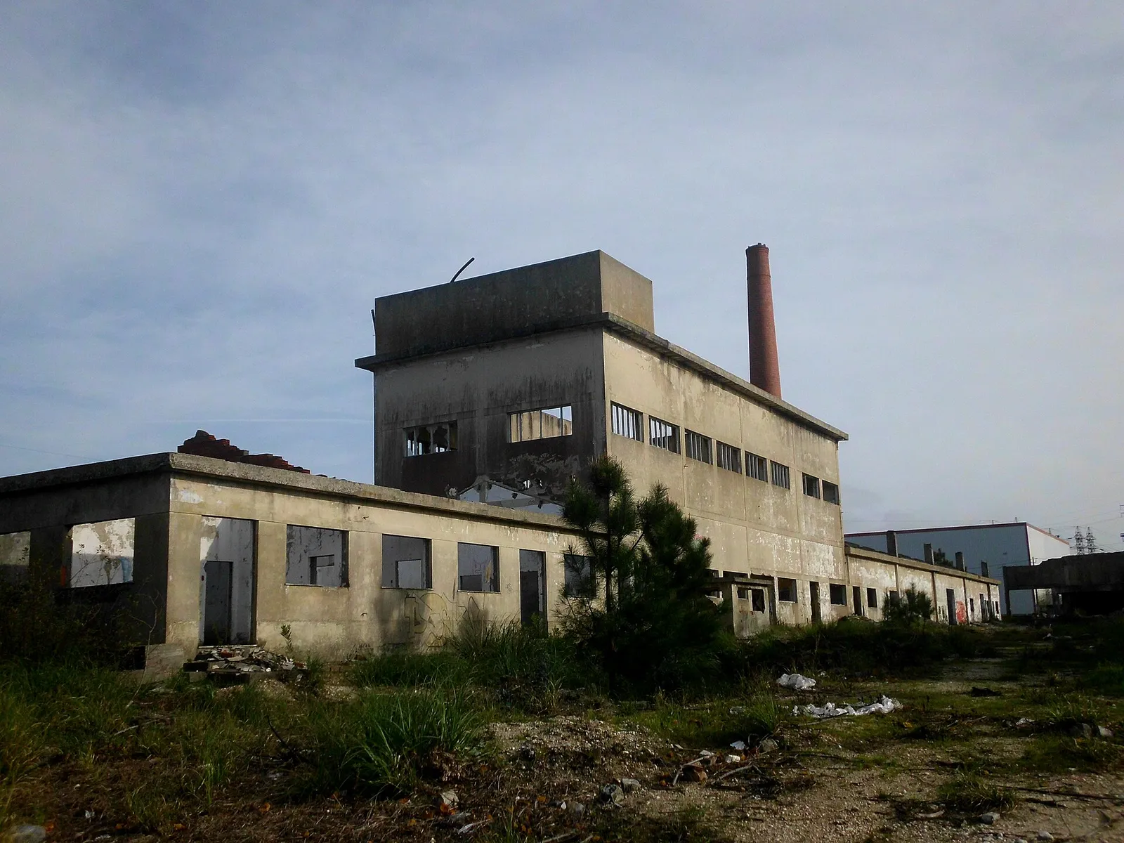 Interior de una fábrica abandonada