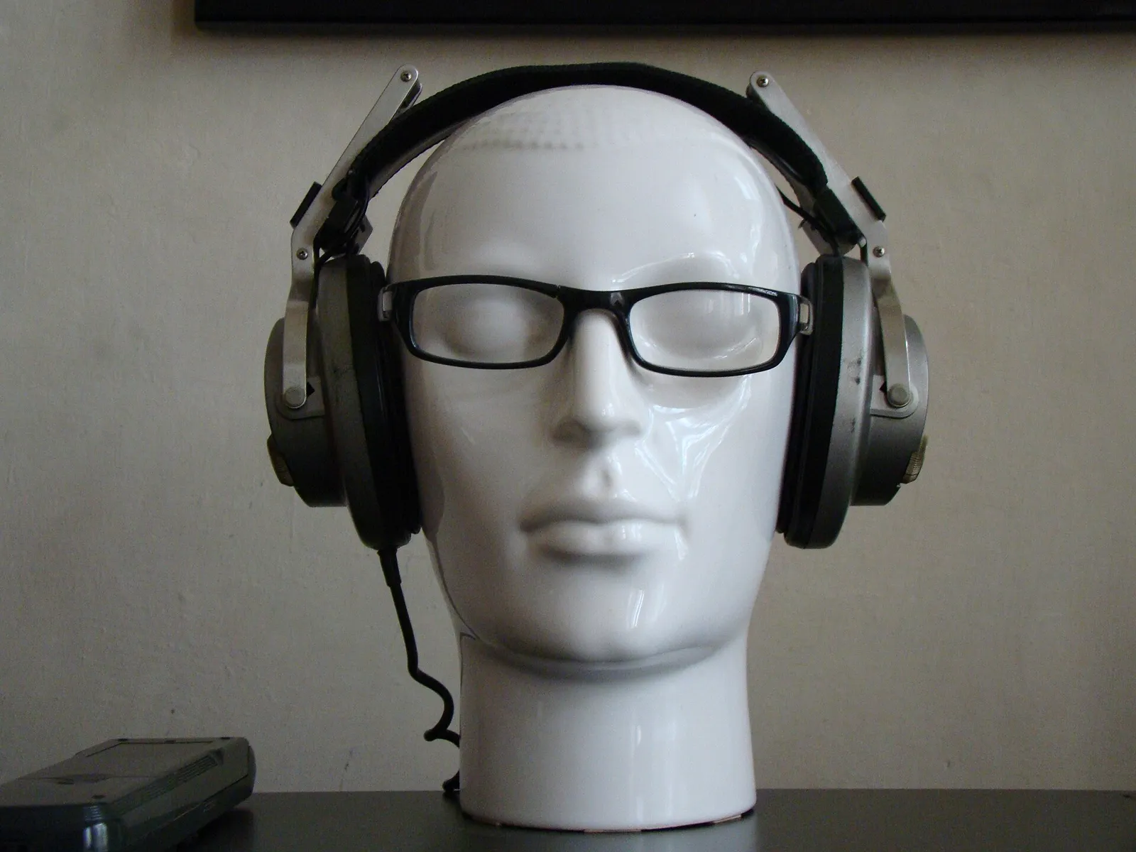 Unos auriculares (imagen de archivo)