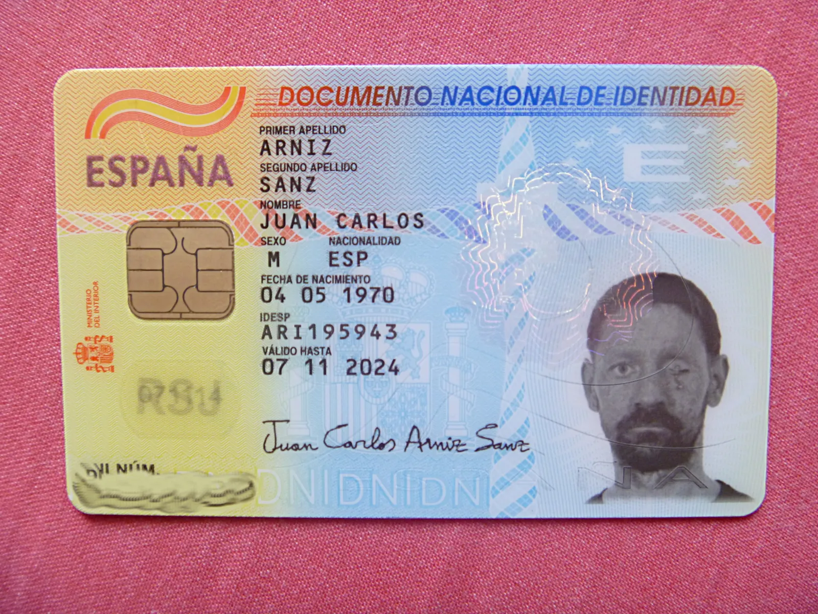 Un Documento Nacional de Identidad (DNI) español