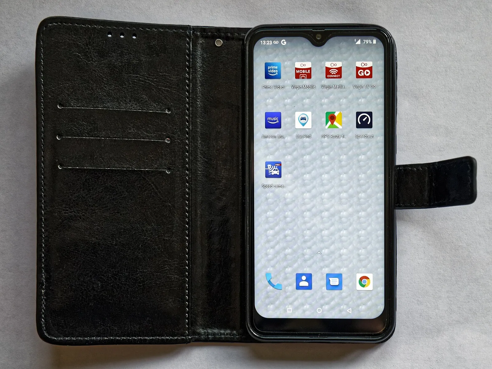 Un teléfono móvil con sistema operativo Android (imagen de archivo)