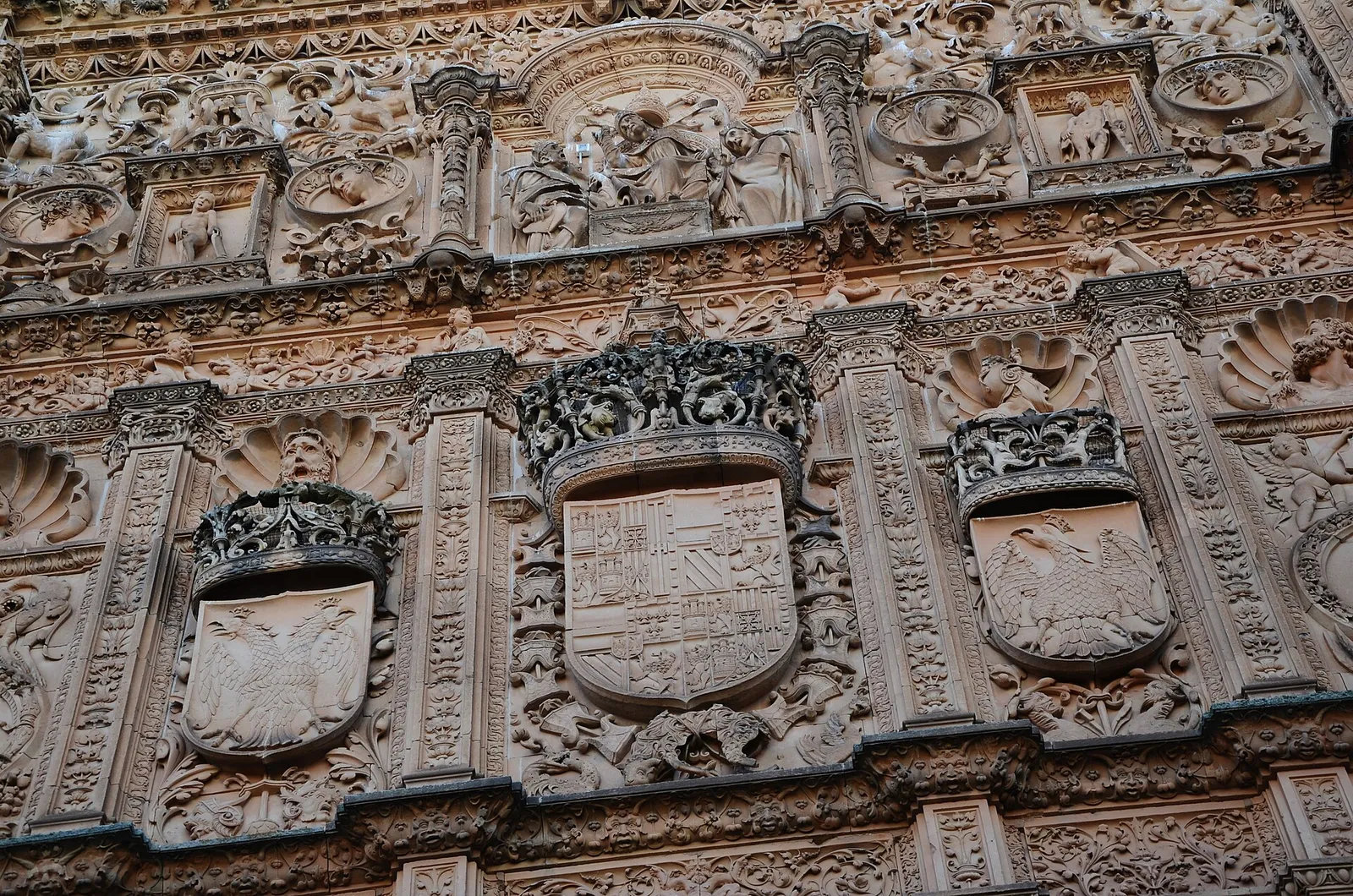 Fachada del edificio histórico de la Universidad de Salamanca