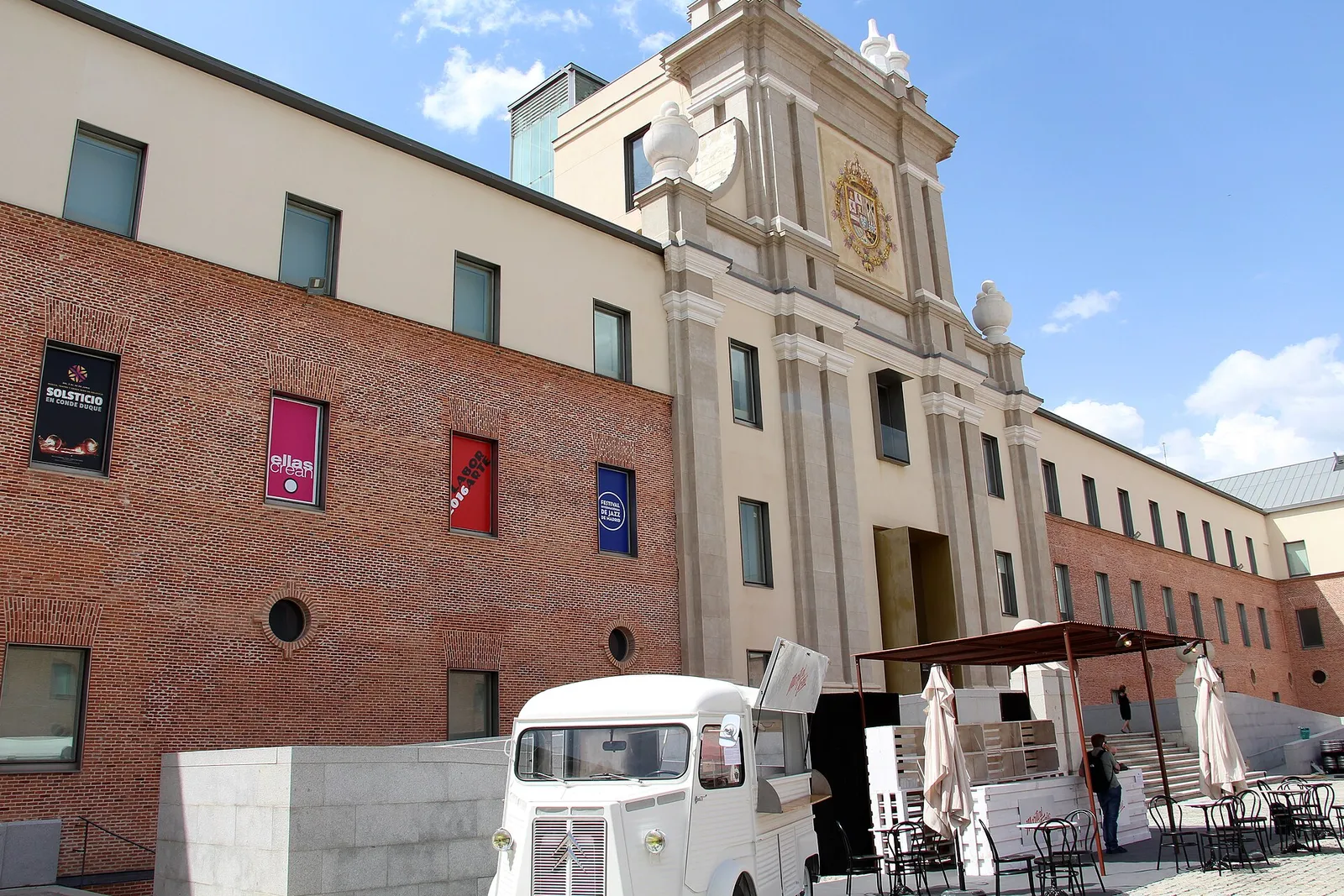 El centro cultural Conde Duque de Madrid, sede de la exposición