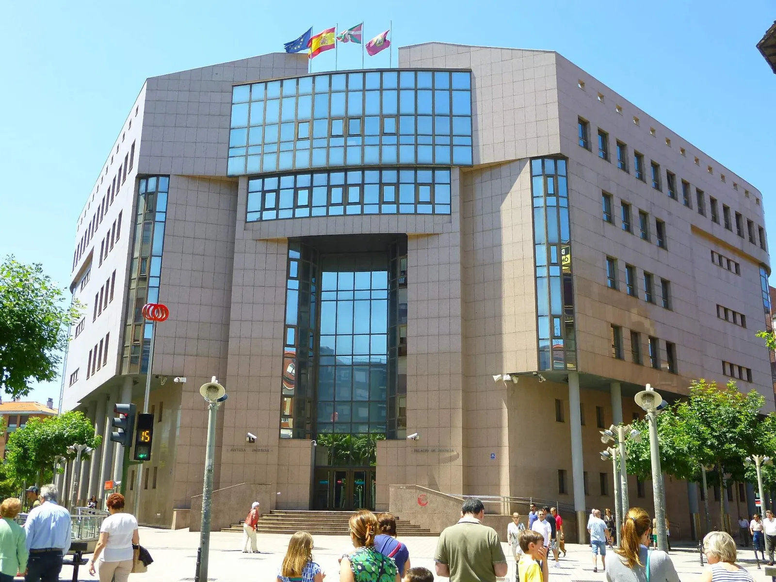 Fachada de un palacio de justicia (imagen de archivo)