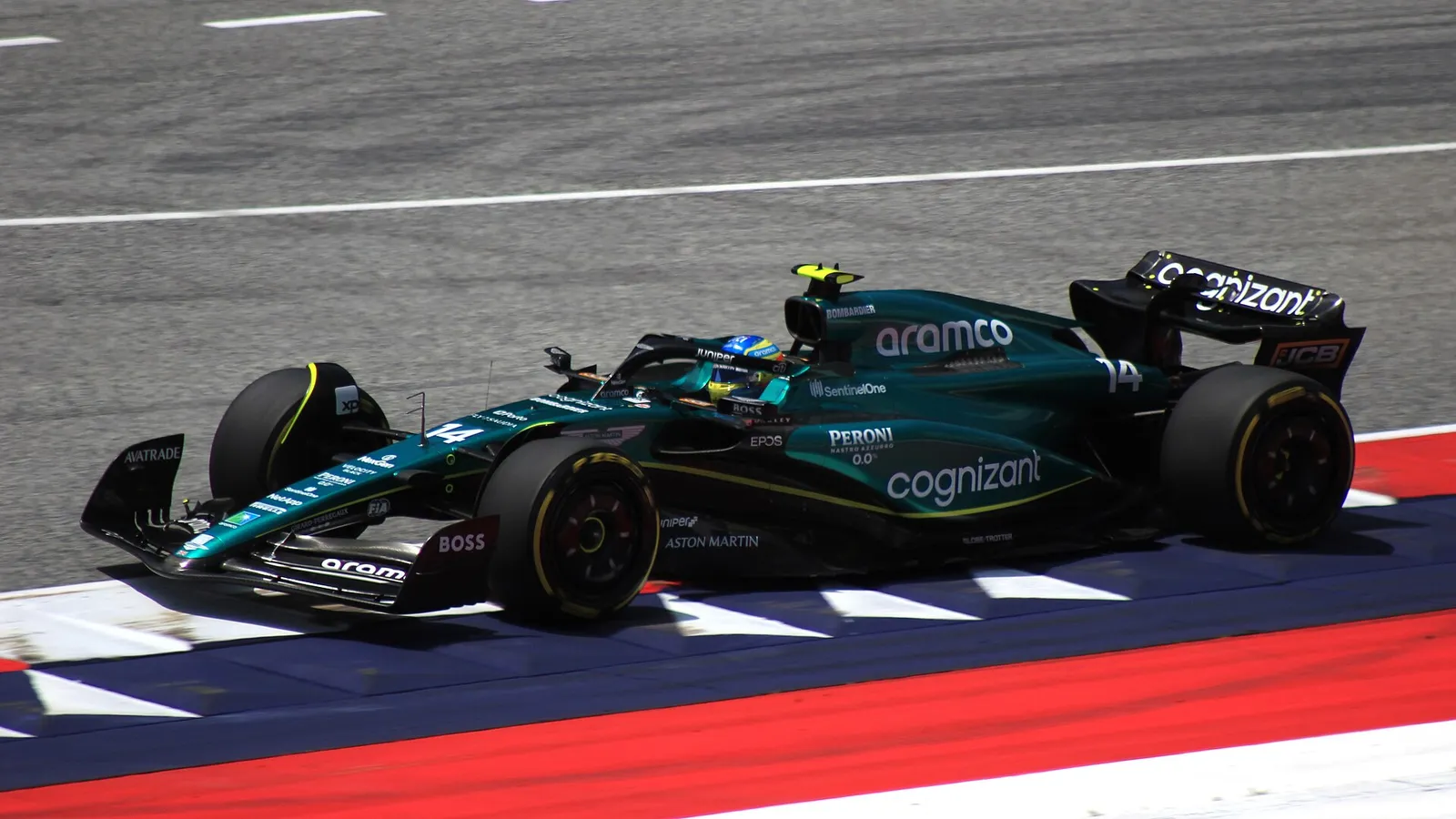 El Aston Martin de Fernando Alonso en un Gran Premio de Fórmula 1