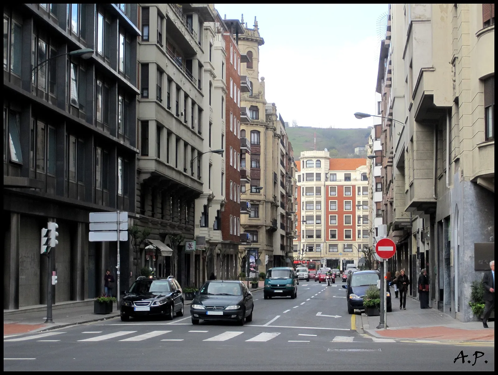 Una calle comercial del centro de Bilbao