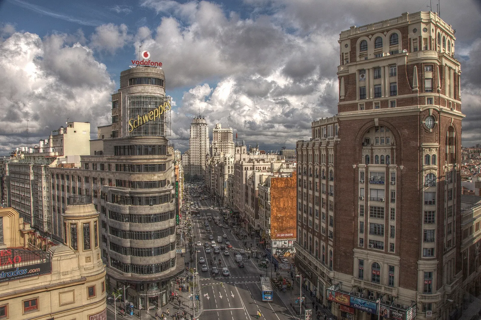 La Gran Vía de Madrid, arteria del ocio de la capital