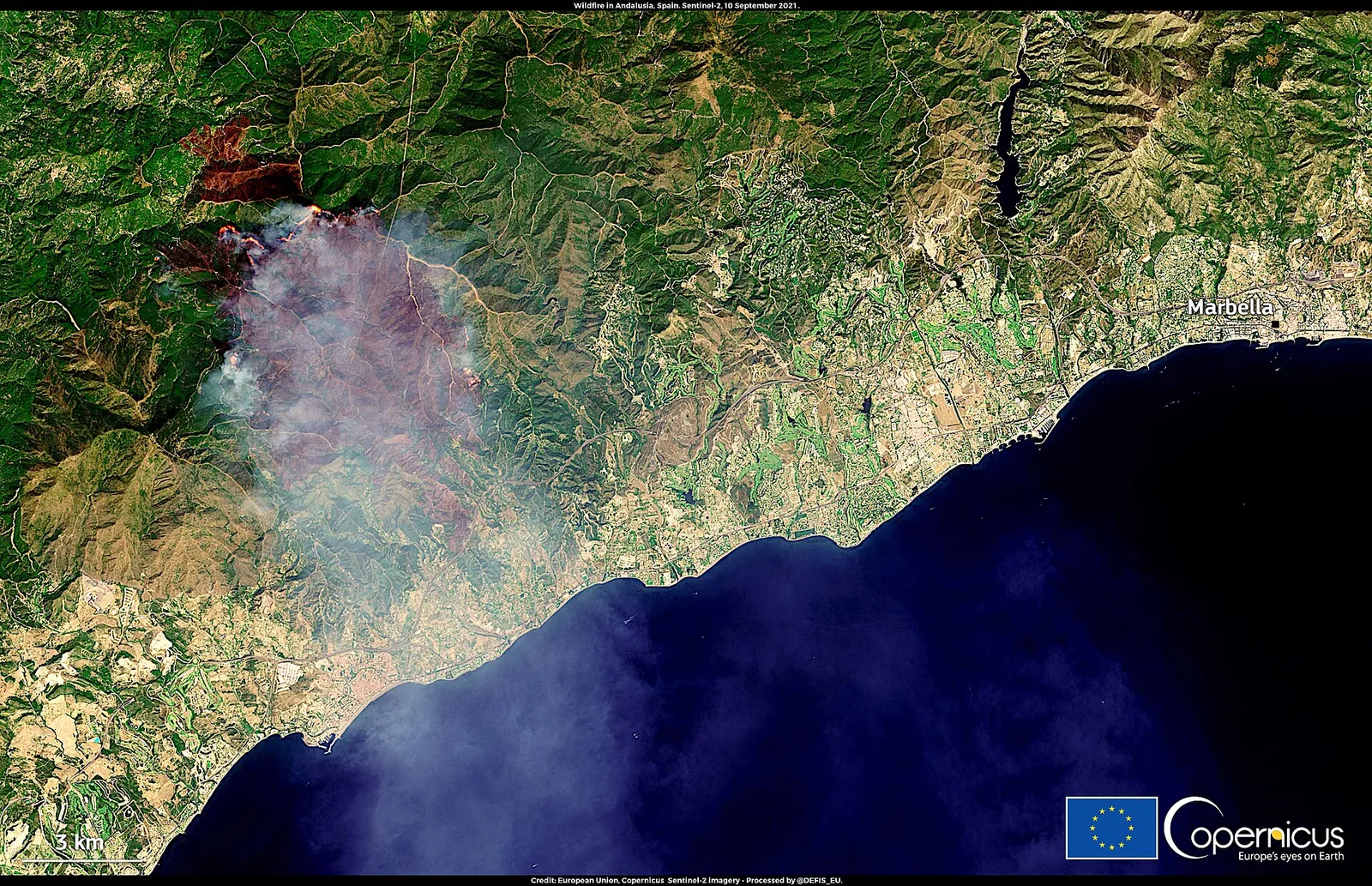 Imagen de satélite de un gran incendio forestal en Andalucía
