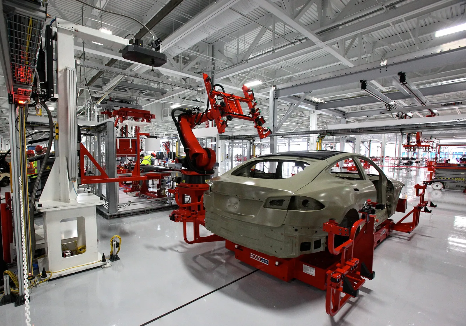 Robots en una línea de montaje de automóviles