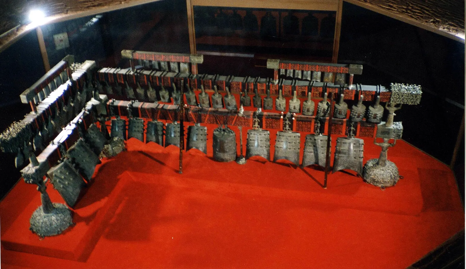 Un conjunto de campanas rituales chinas de bronce (bianzhong)